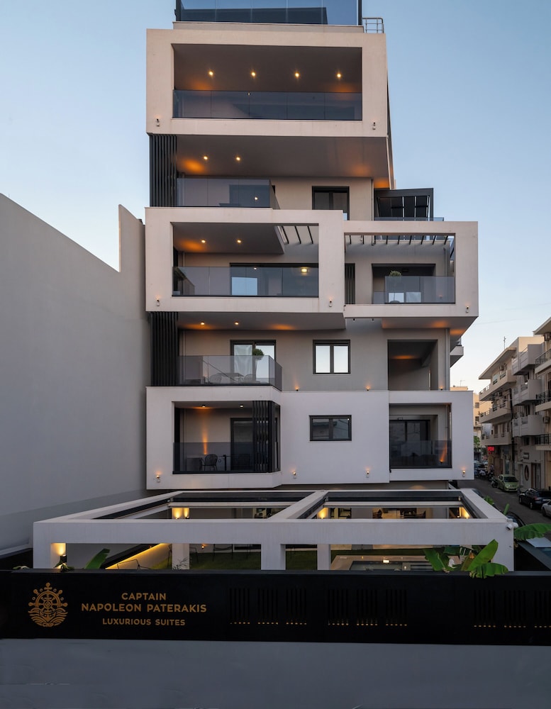 Captain Napoleon Paterakis CNP Luxurious Suites — 4-Star Luxury Hotel in Irakleion, Greece