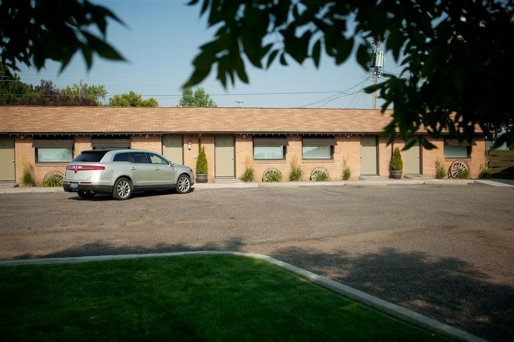 Oregon Trail Inn - photo 29