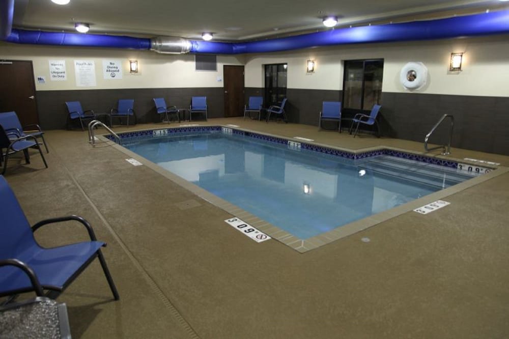 Holiday Inn Express & Suites Huntsville Airport by IHG - photo 11