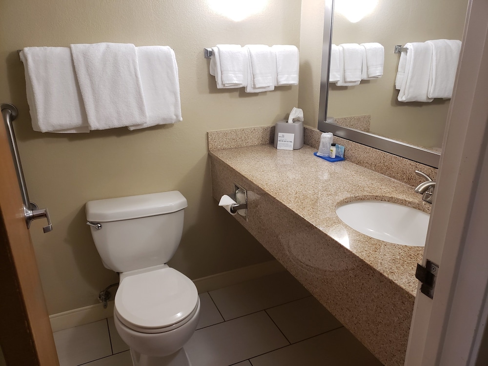 Holiday Inn Express Pittsburgh North by IHG - photo 33