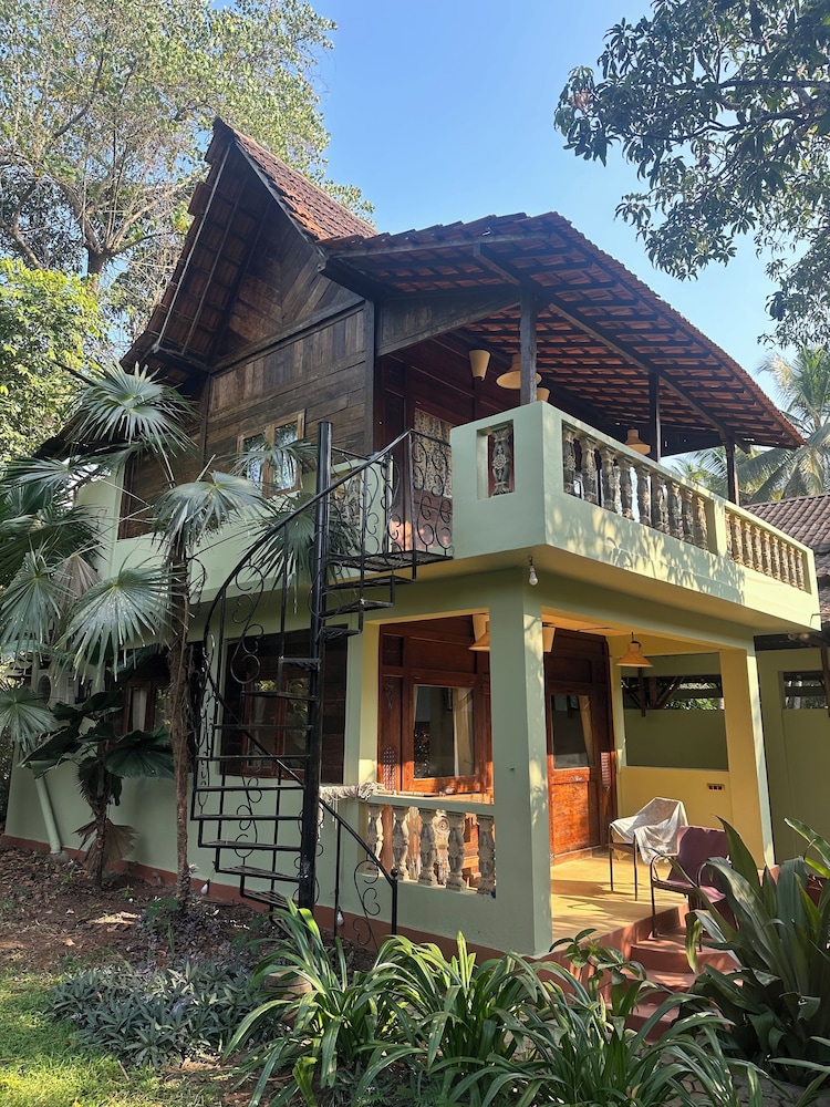 Sohum Spiritual Resort in Arambol, India