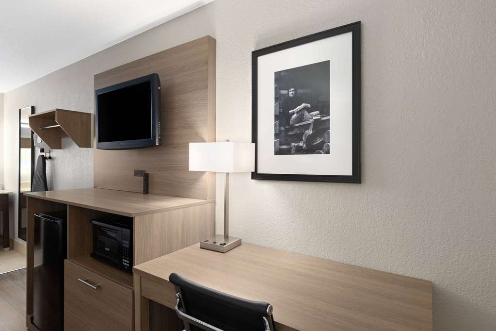 Baymont by Wyndham Nashville - photo 21