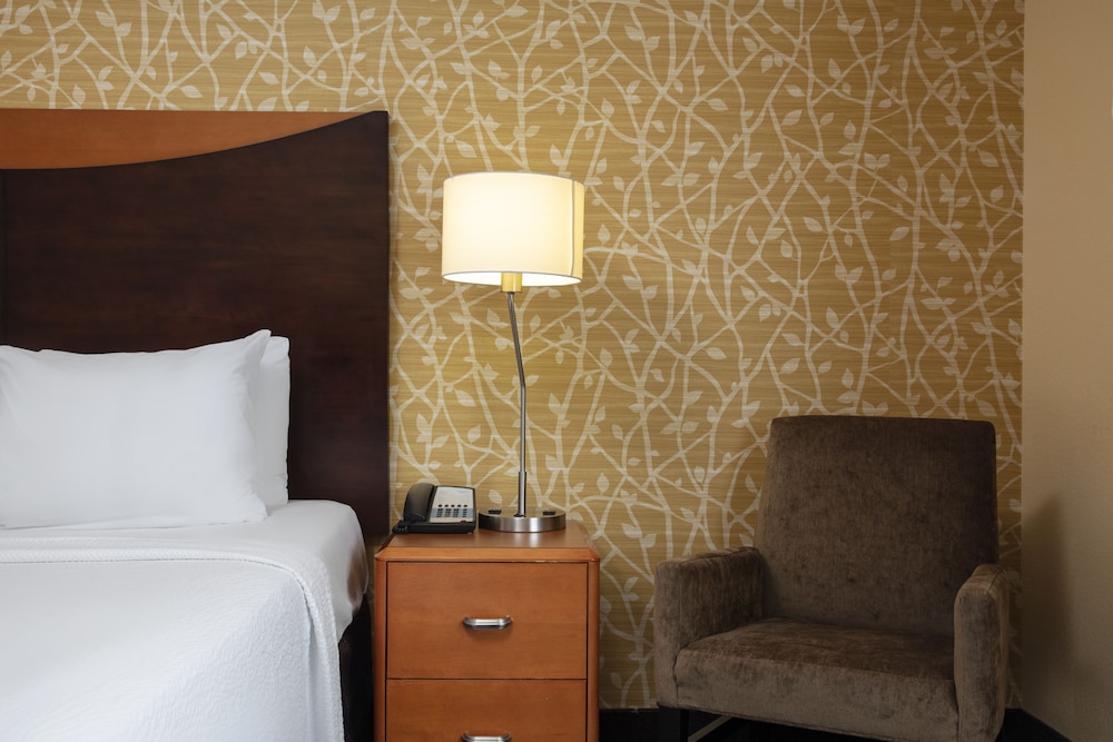 Fairfield Inn & Suites by Marriott Augusta - photo 12