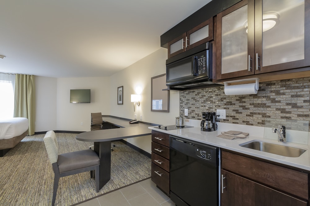 Candlewood Suites Mishawaka North by IHG - photo 12