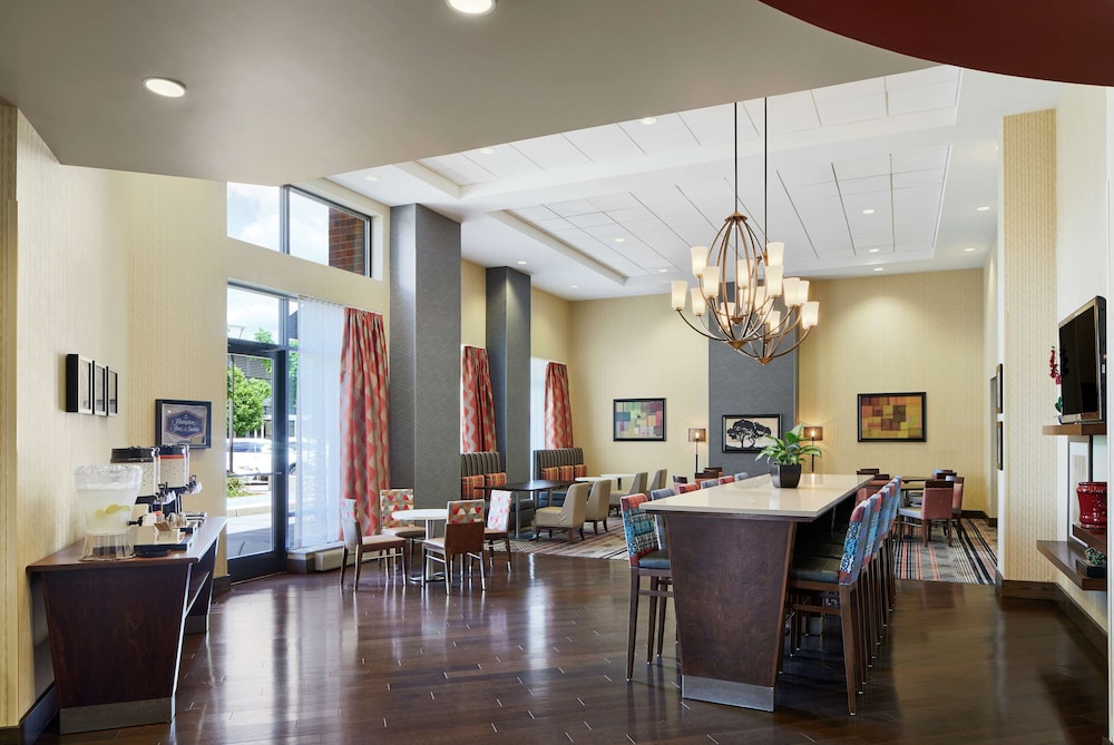 Hampton Inn & Suites Chicago Mt. Prospect - photo 29