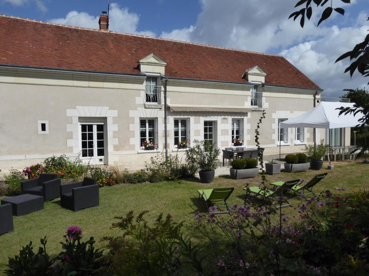 Pause Couffy - carbon neutral hotel in Unknown City