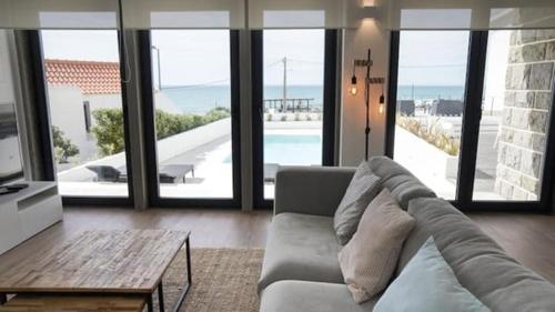 Maçãs Home Land Sea View at The Beach — 4-Star Luxury Hotel in Colares, Portugal