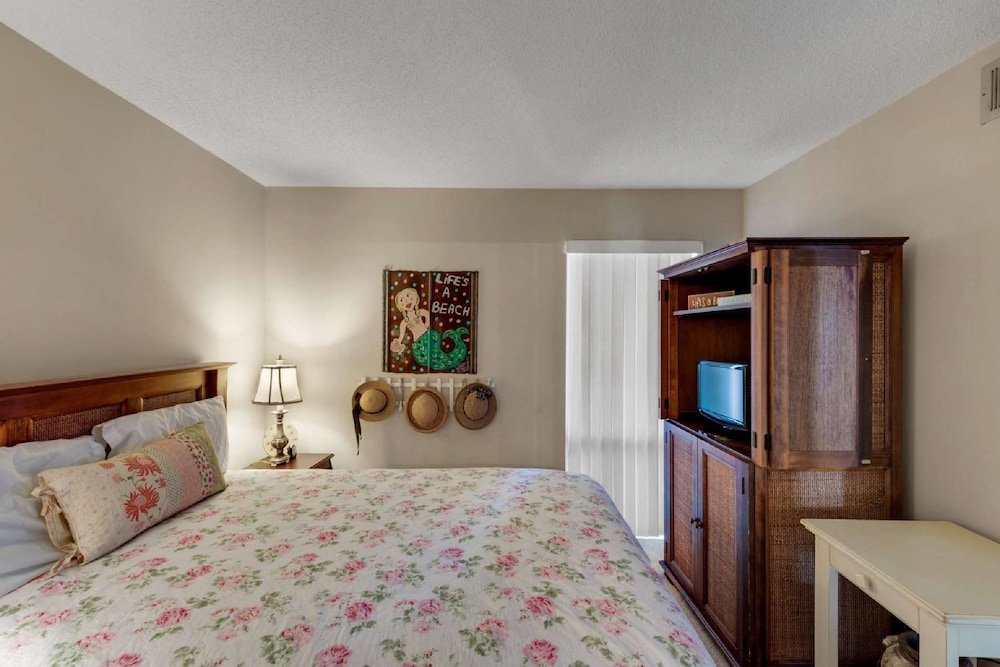 Edgewater Beach Resort Tower 3 2 Bedroom Apartment - photo 2