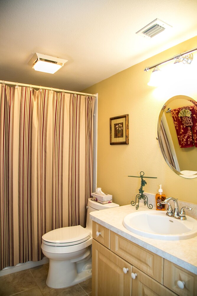 South Seas Tower 3 1005 - photo 12