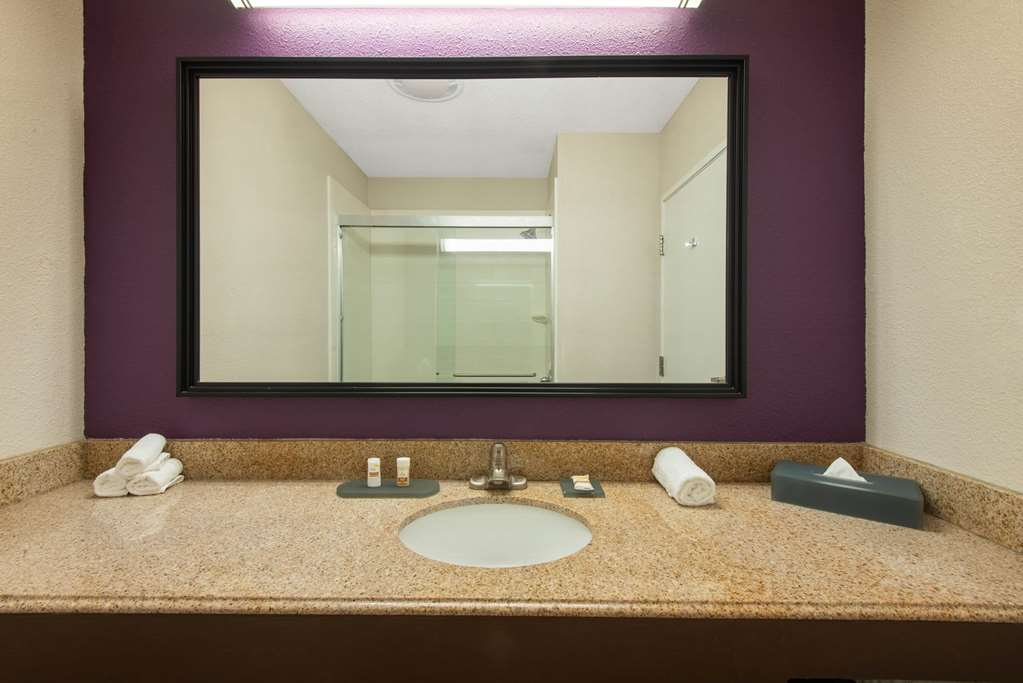 La Quinta Inn & Suites by Wyndham Erie - photo 42