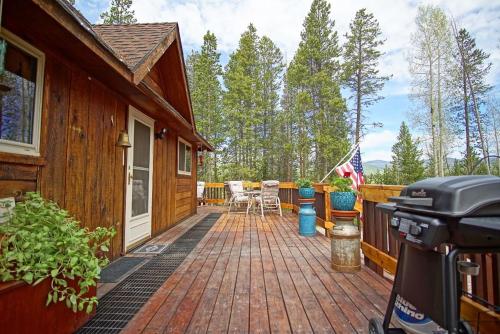 Pet Friendly Firepit Wrap Around Porch Close To Lake Granby And Highland Marina — Alliance