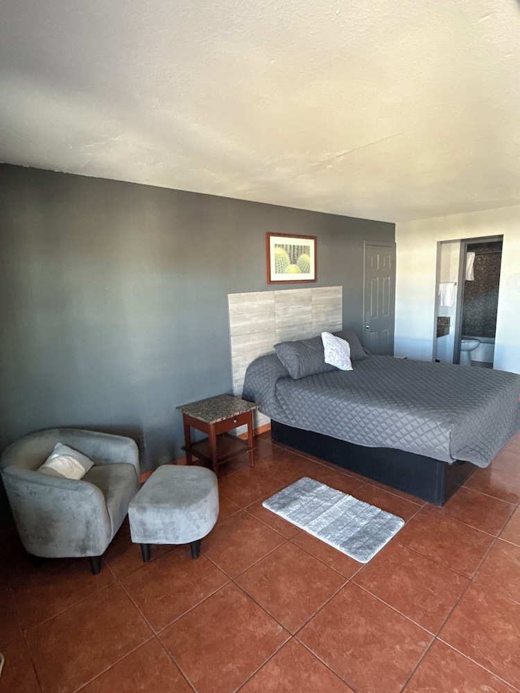 Rawls Motel Near Phoenix Airport - photo 17