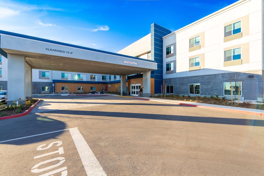 Hampton Inn by Hilton Selma - photo 52