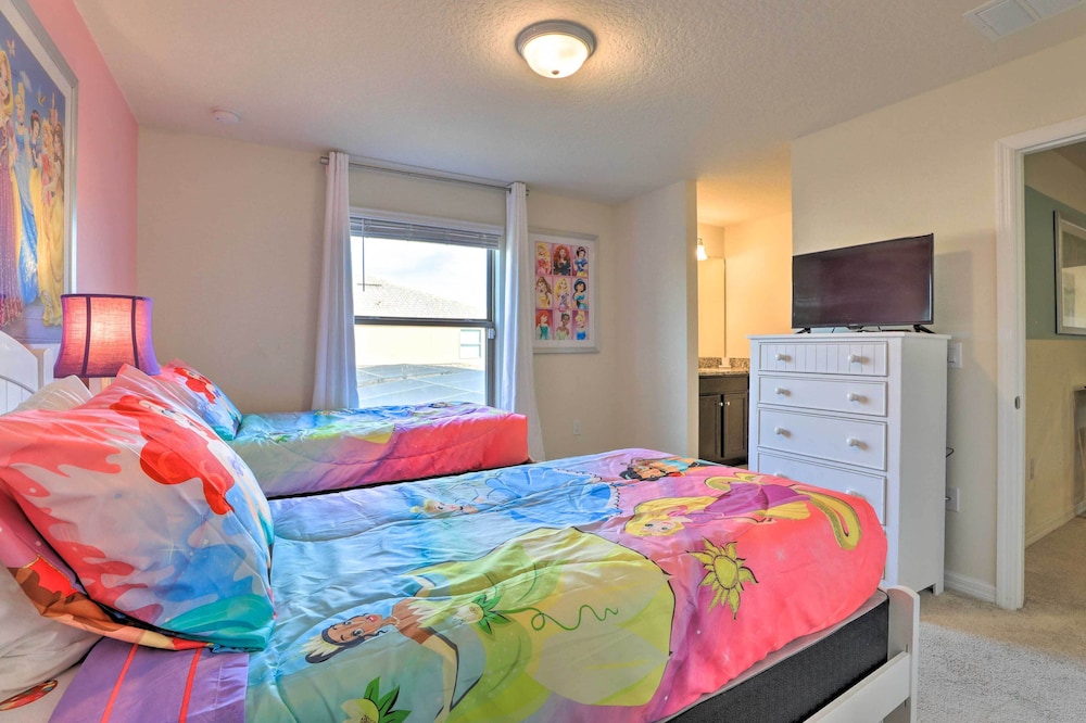 New Upscale 8BR Kissimmee Retreat with Private Pool Spa & Resort Amenities 7 Mi to Disney - photo 7