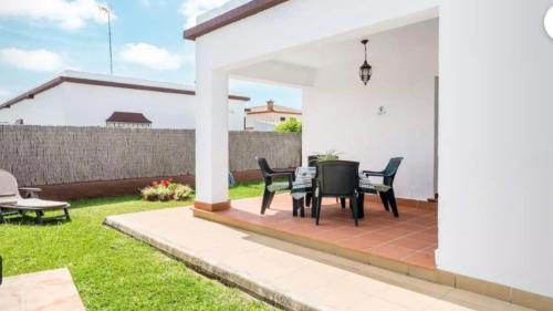 Casa Colada 3 — 4-Star Luxury Hotel in Conil De La Frontera, Spain