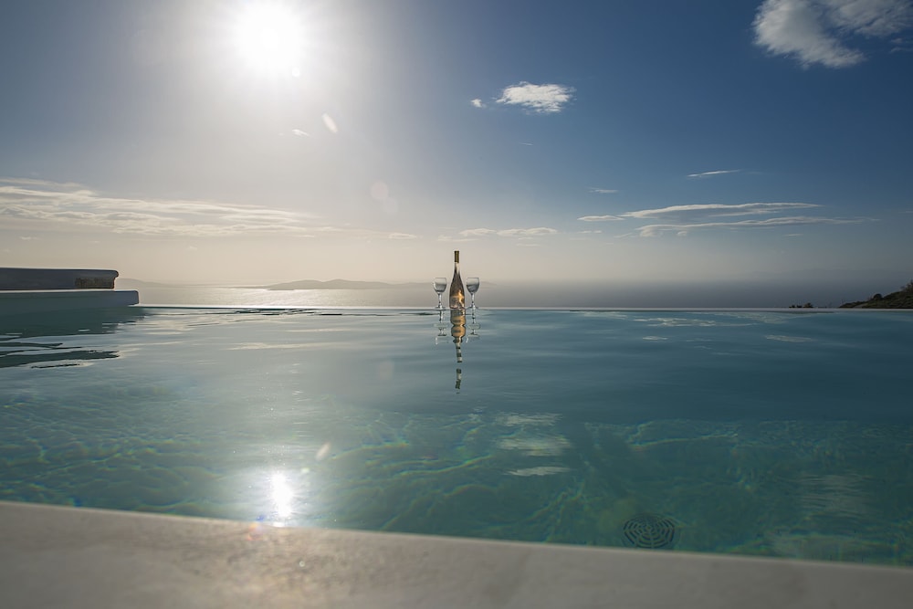 Villa Aphrodite — 4-Star Luxury Hotel in Mykonos, Greece