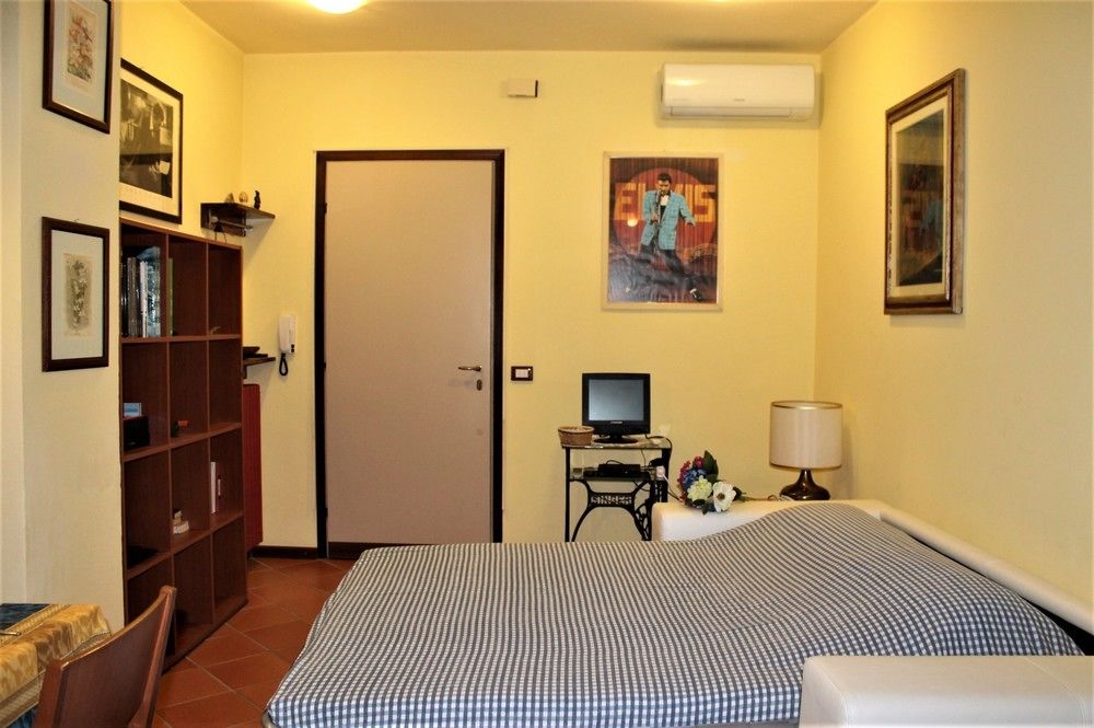 Il Vicoletto di Dese in Desenzano Del Garda, Italy