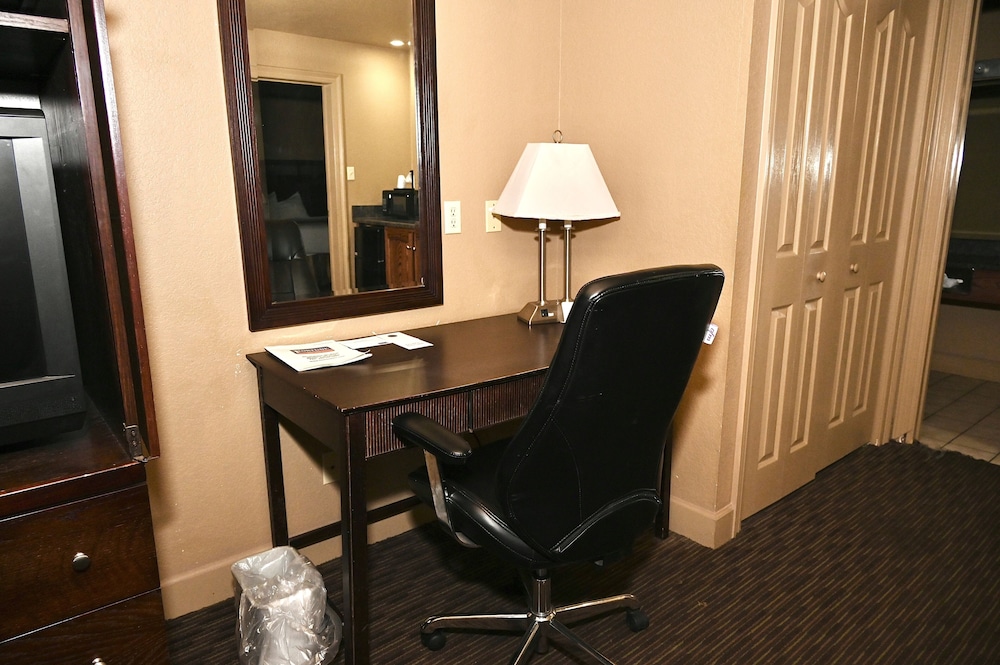 Fortune Inn And Suites Newport - photo 50