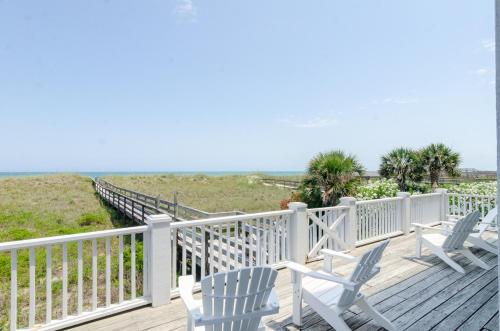 Carolina Comfort Lower by Bryant Real Estate