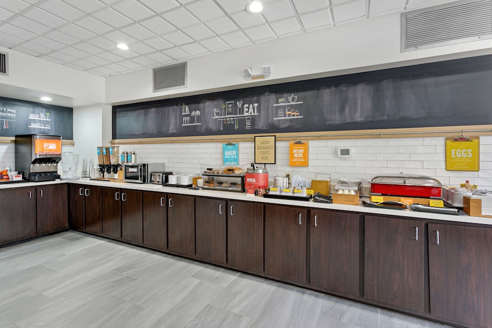 Hampton Inn Houston Pearland - photo 45