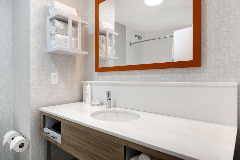 Hampton Inn Easley - photo 29