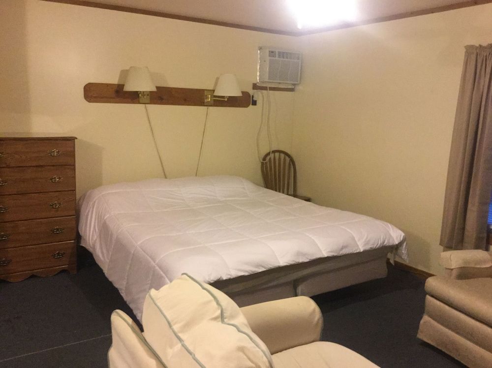 Waters Edge Motel - photo 20