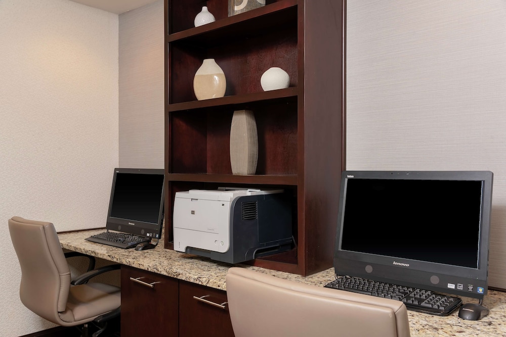 Hampton Inn East Lansing - photo 42