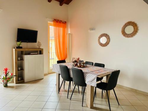 Wine And Lake 2 — 4-Star Luxury Hotel in Passirano, Italy