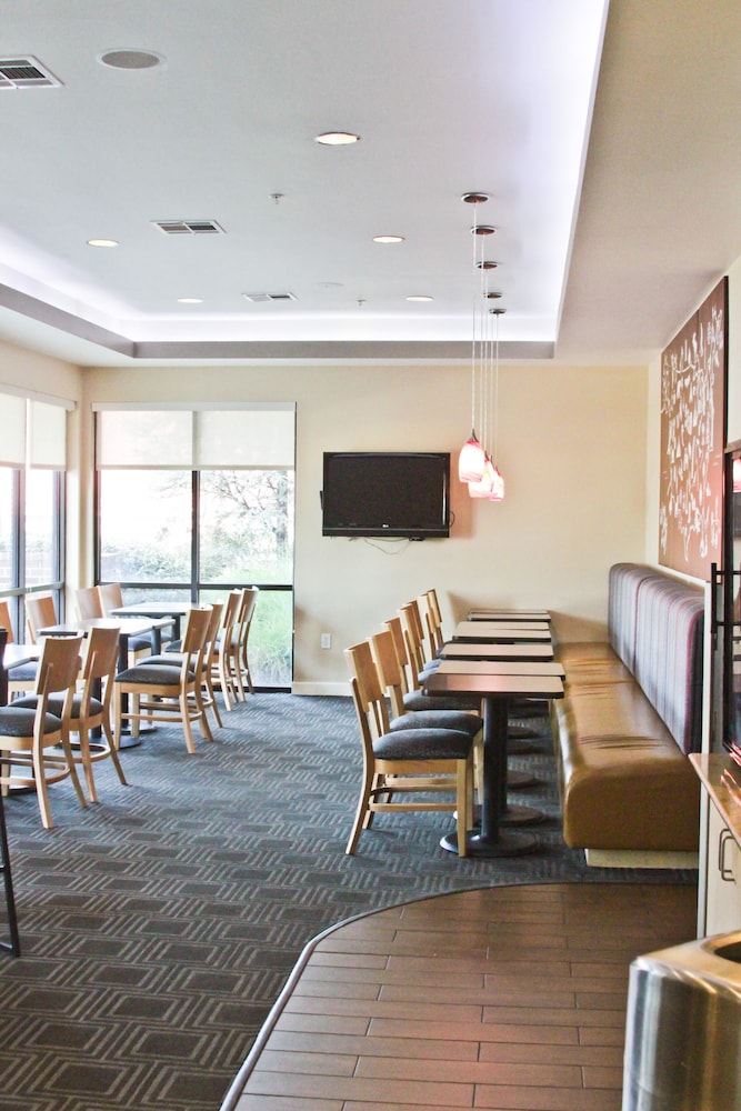 Towneplace Suites by Marriott Broken Arrow - photo 54