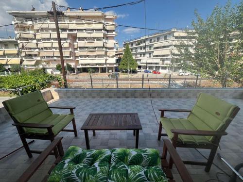 Bakopoulos Resort Ενα Ομορφο Διαμερισμα Με Βεραντα in Trikala, Greece