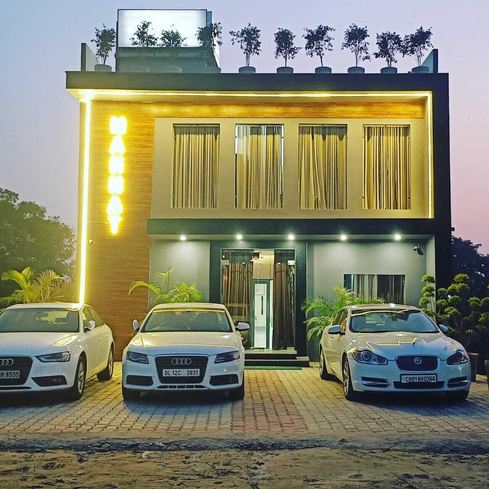 Mannat Residency — hotel in Bulandshahr