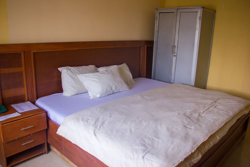 Emota Paradise Phase 2 - last minute hotel in Lagos