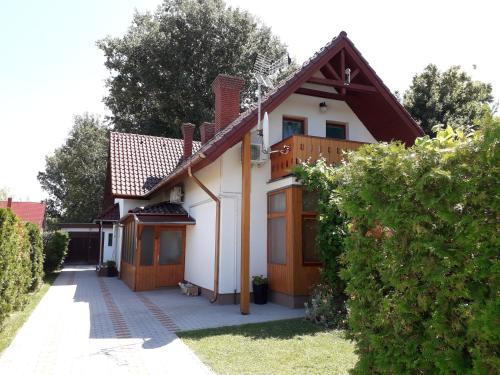 Anna Üdülőház — Balatonbereny — photo 2