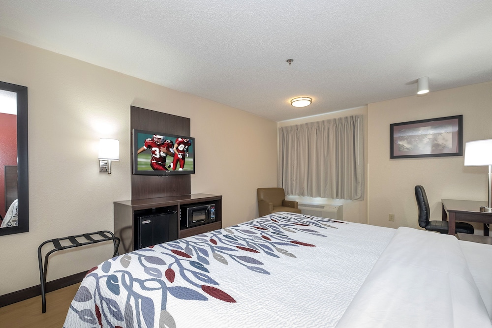 Red Roof Inn Raleigh Southwest Cary - photo 5