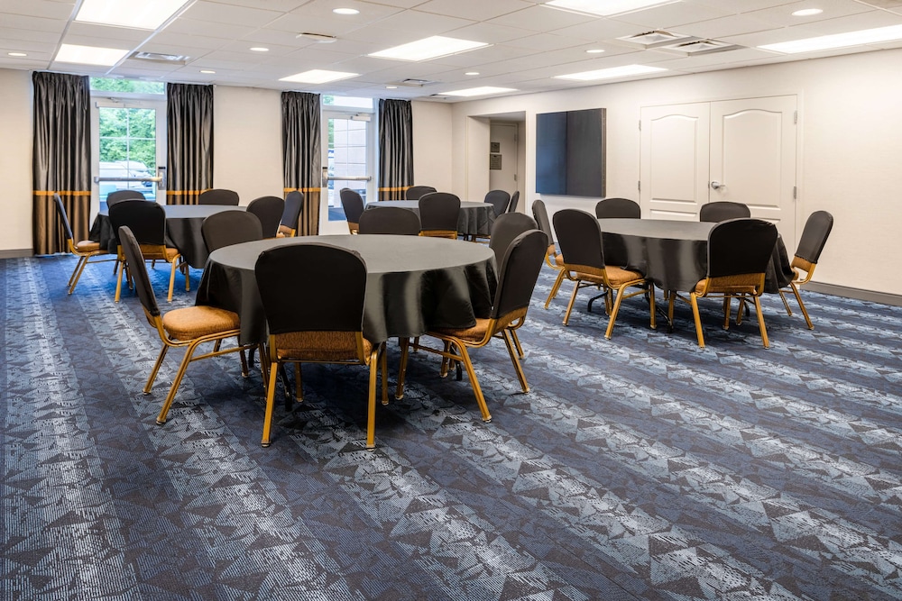 Homewood Suites by Hilton Rochester Greece NY - photo 28