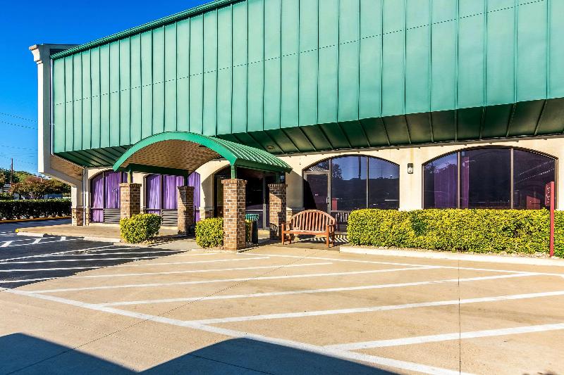 Rodeway Inn Central - photo 3