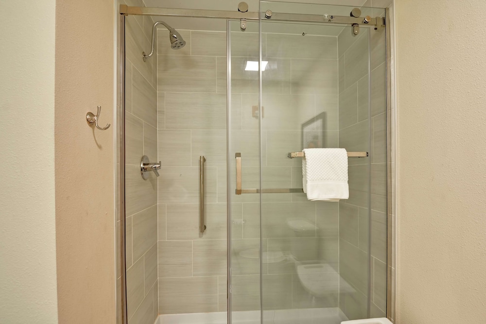 Doubletree by Hilton Hattiesburg MS - photo 28