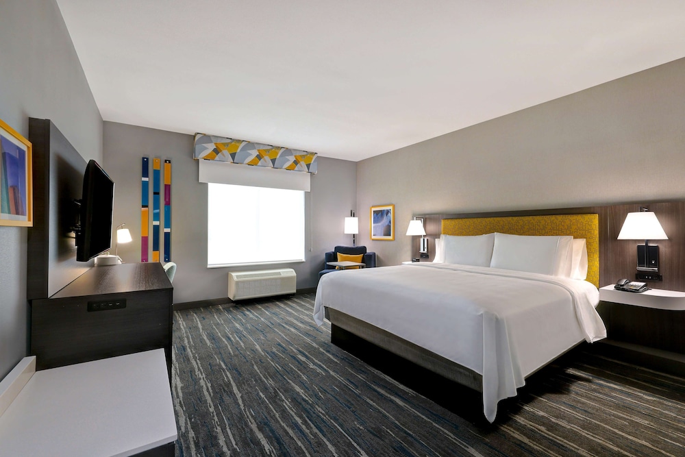 Hampton Inn & Suites Houston East Beltway 8 - photo 44