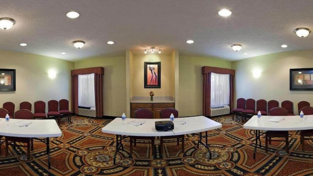 Holiday Inn Express Corydon by IHG - photo 50