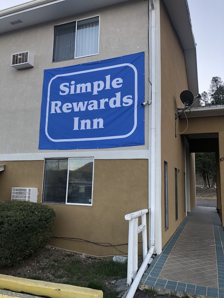 Simple Rewards Inn - photo 20