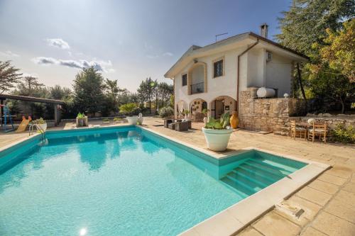 Villa Corallo — 4-Star Luxury Hotel in Villa Castelli, Italy