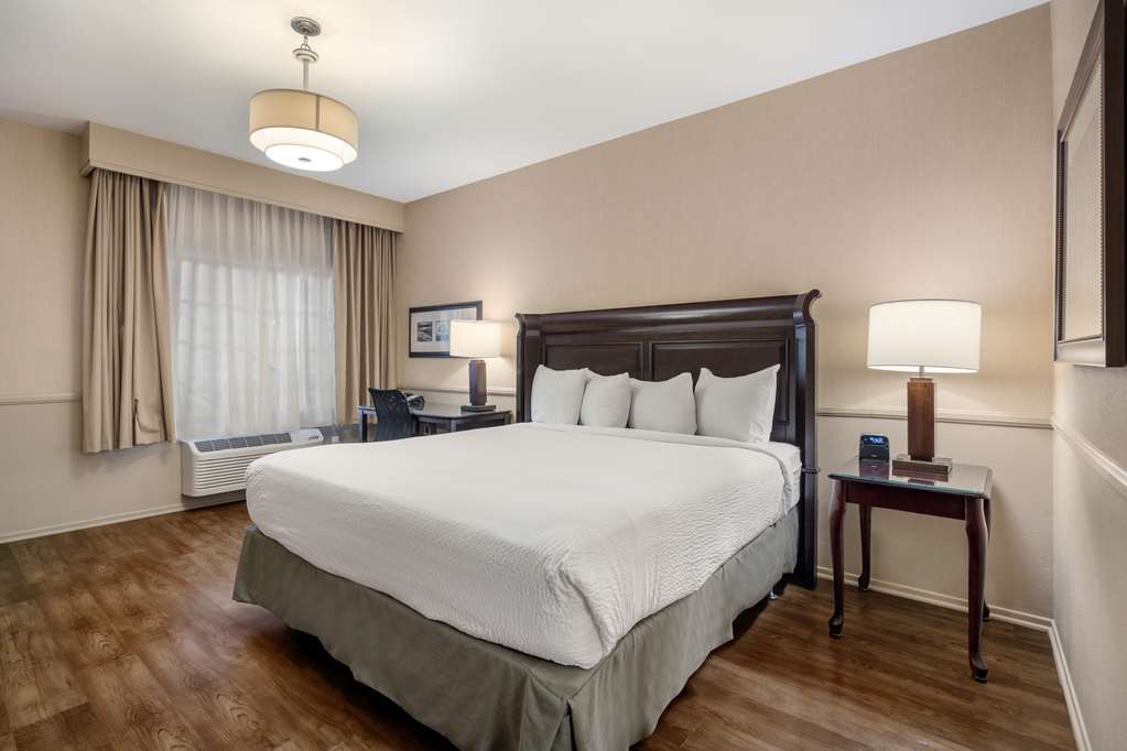 Best Western Corona Hotel and Suites - photo 21