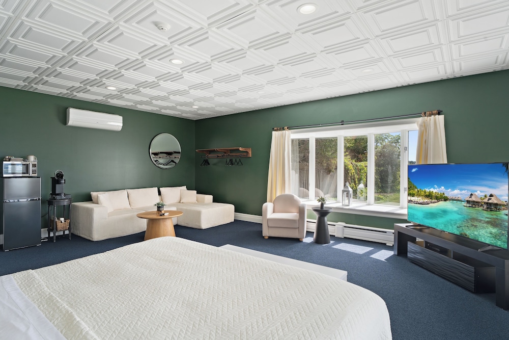 Diamond on Seneca - carbon neutral hotel in Hector