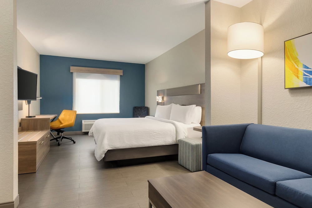 Holiday Inn Express & Suites Fort Lauderdale Airport South by IHG - photo 4