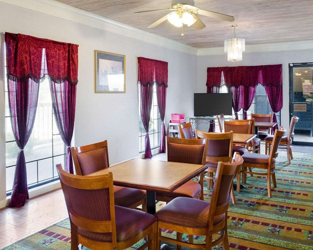 Econo Lodge Canton I 55 - photo 26