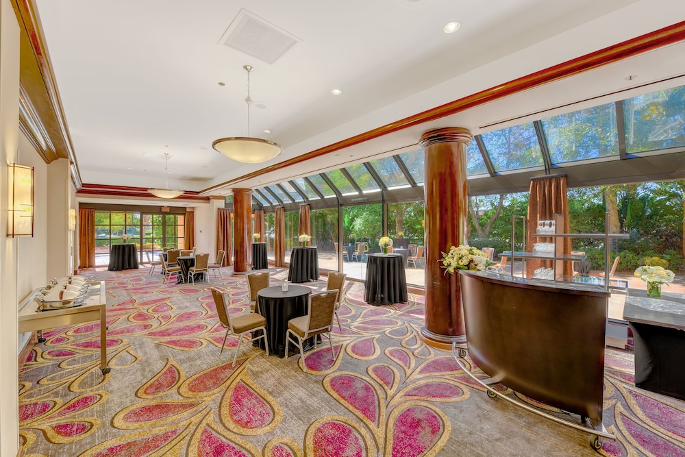 Hotel Fera Anaheim a DoubleTree by Hilton - photo 40