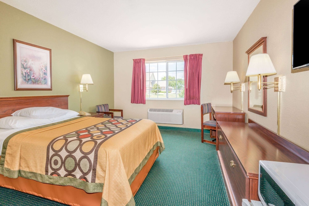 Super 8 by Wyndham Platte City Kansas City Area Airport - photo 4