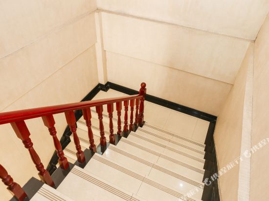 Ziyang yifeng business hotel - carbon neutral hotel in Ziyang
