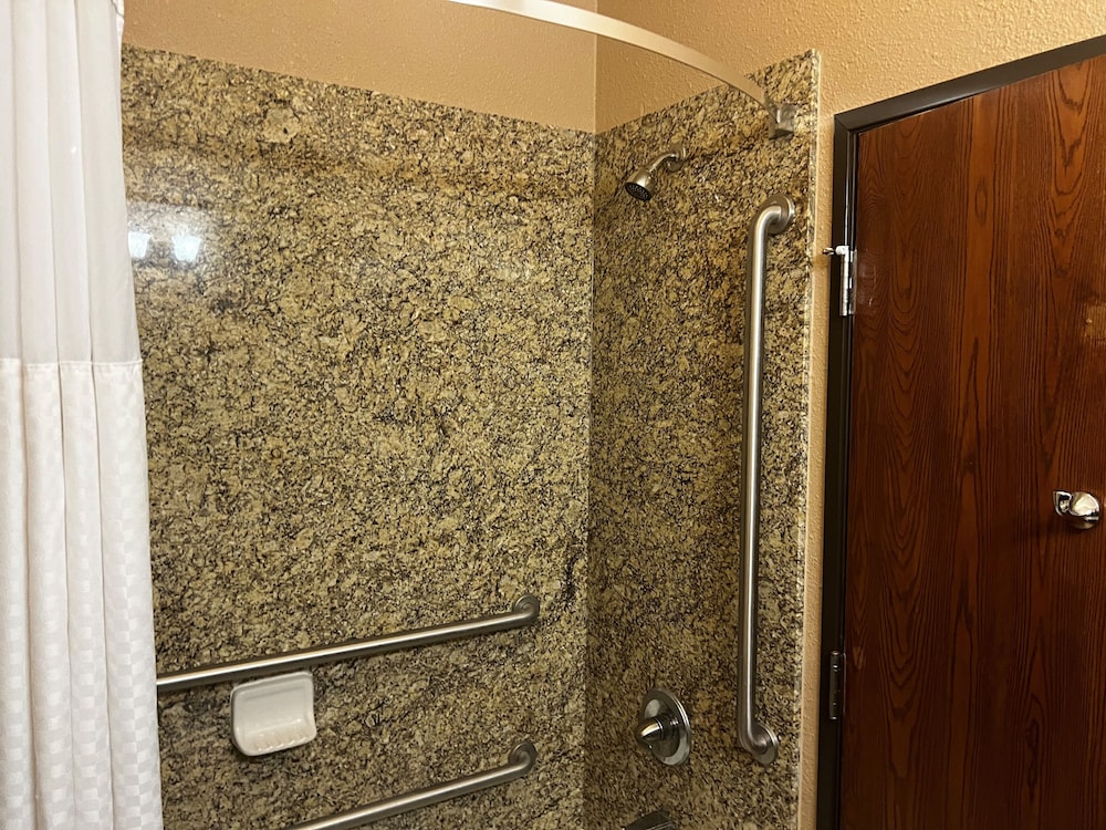 Baymont by Wyndham Cuero - photo 33