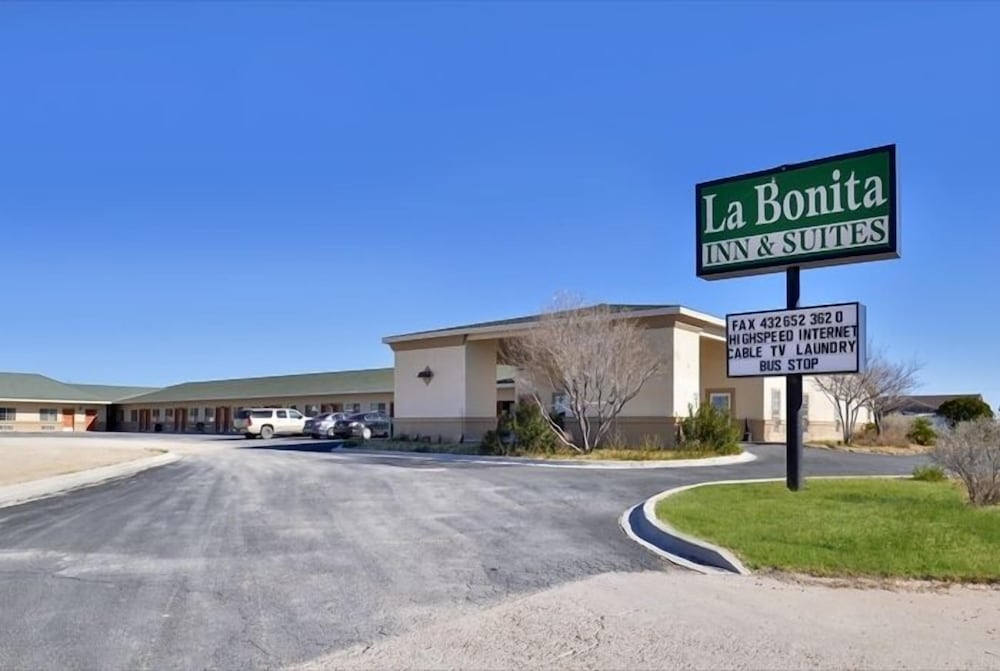 La Bonita Inn And Suites - photo 24